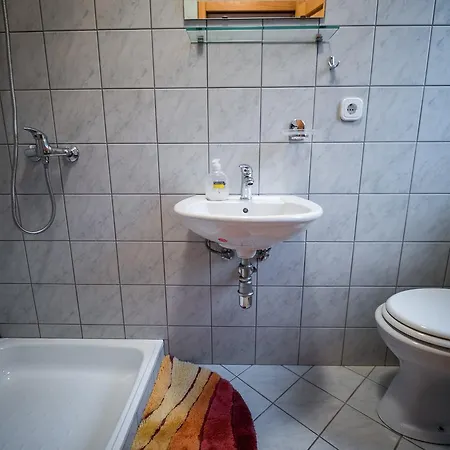 Frata 3* Dvor