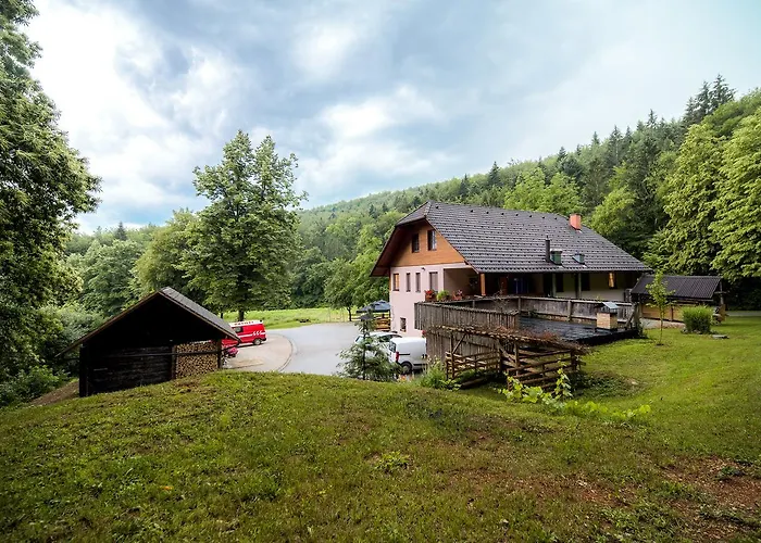 Frata Hiša za goste 3*